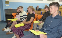 1knt7wcsy3_____bP1600747