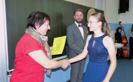 1knt7wcsy3_____bP1600747