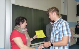 1knt7wcsy3_____bP1600747