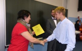 1knt7wcsy3_____bP1600747