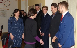 9ki52yi4gi_____8l2eqaxjsh-p1200948