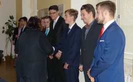 9ki52yi4gi_____8l2eqaxjsh-p1200948