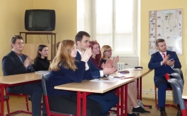 9ki52yi4gi_____8l2eqaxjsh-p1200948