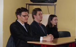 9ki52yi4gi_____8l2eqaxjsh-p1200948