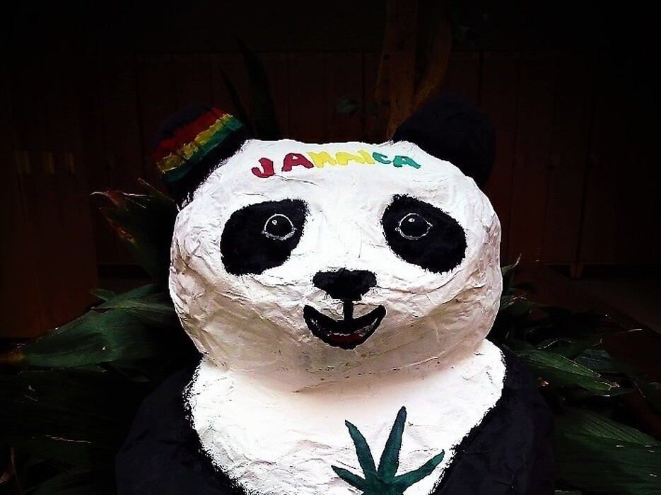 06n7t2u19u_____iqz4evoxxh-bozka