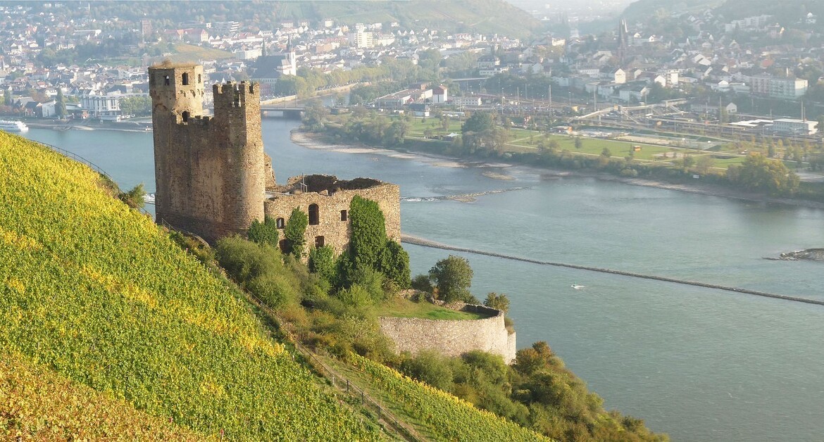 6xruu62gi1_____1920px-Rüdeshem_Burg_Ehrenfels_564-65-kh