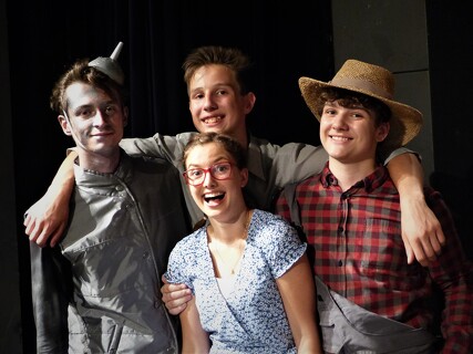 Amaeving theatre zve na The Wizard of Oz