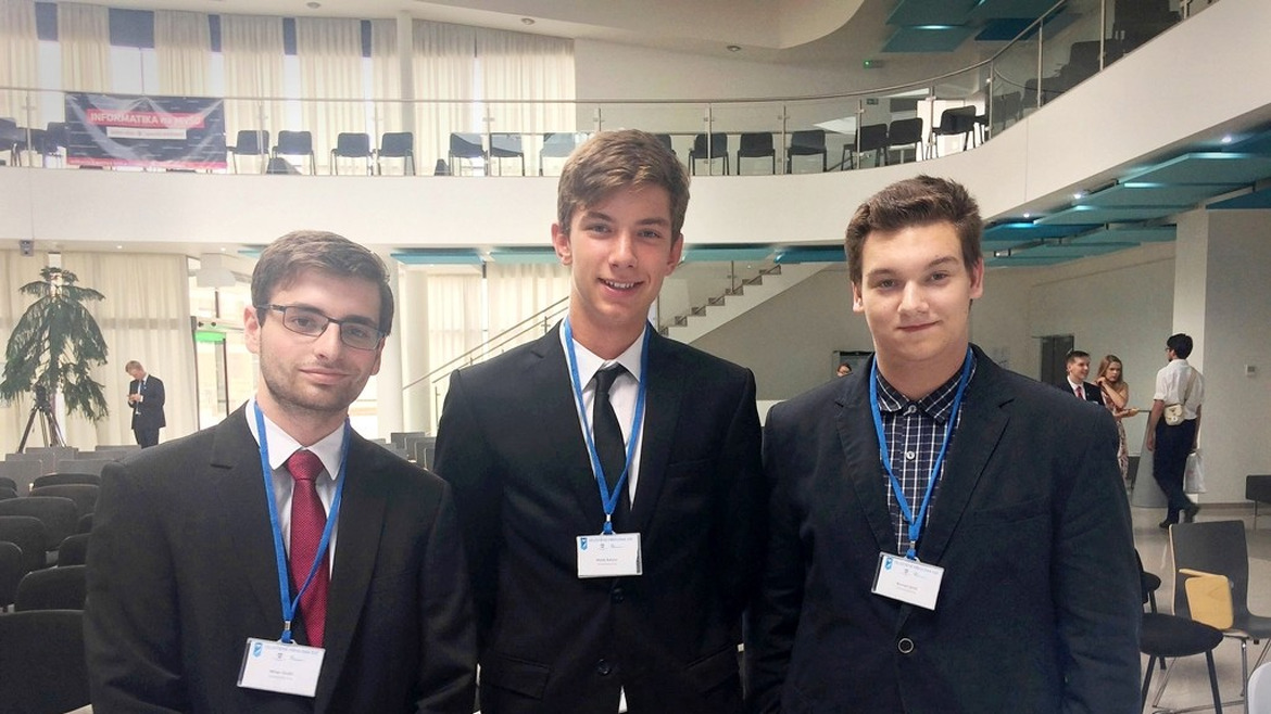 rds8394jao_____hebu6fhheh-celostatni00