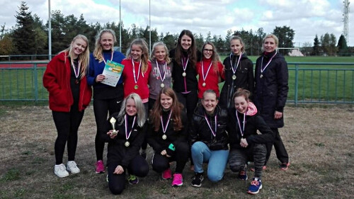 Středoškolský atletický pohár: Děvčata vybojovala zlato a postup do kraje