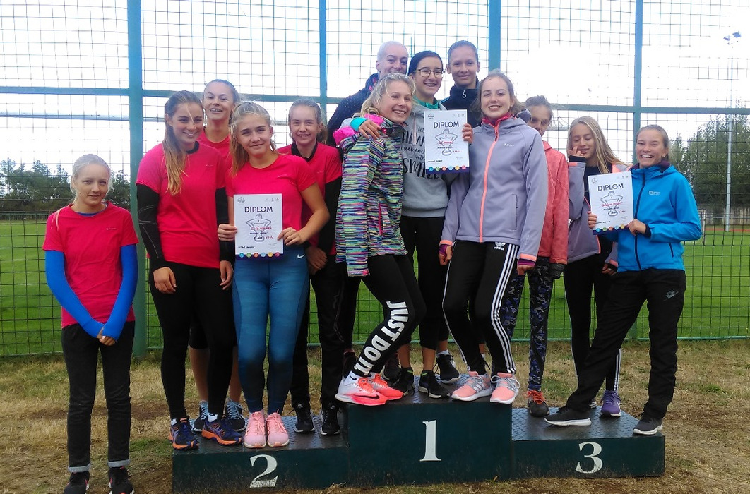 nj6wtjbg4n_____o2p73if9v9-atleticky-ctyrboj1