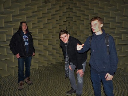 Vánoce? V bezodrazové komoře, s naježenými chlupy, na stopě mionu :)