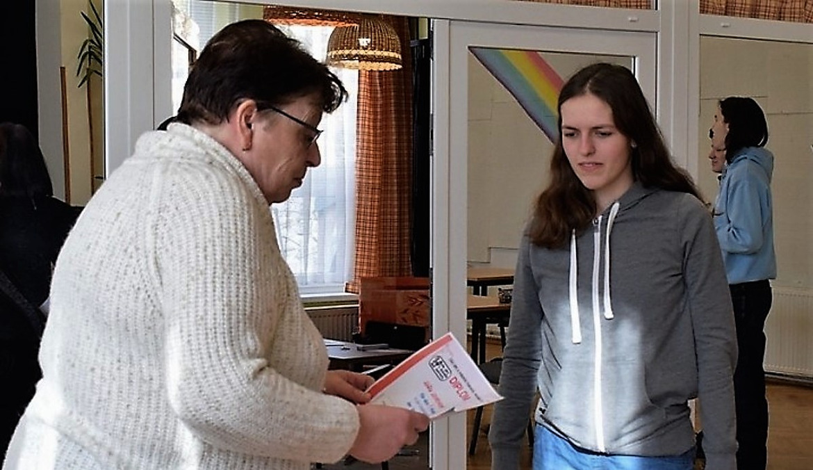 934fzgs6tz_____ei6pmnyfrt-704