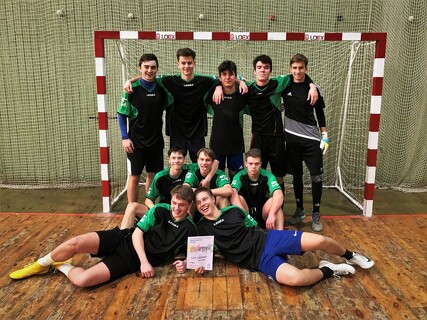 První místo na halové kopané SŠ