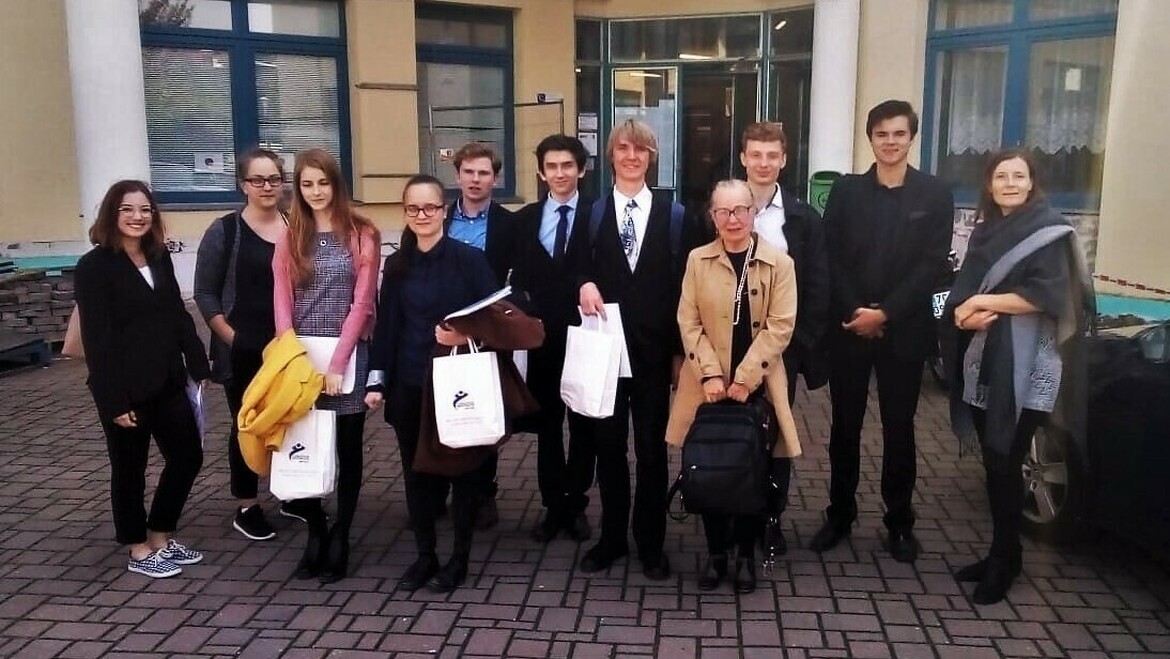 1kfw4lpjkc_____owxs1z01td-10190430-130440 (1)