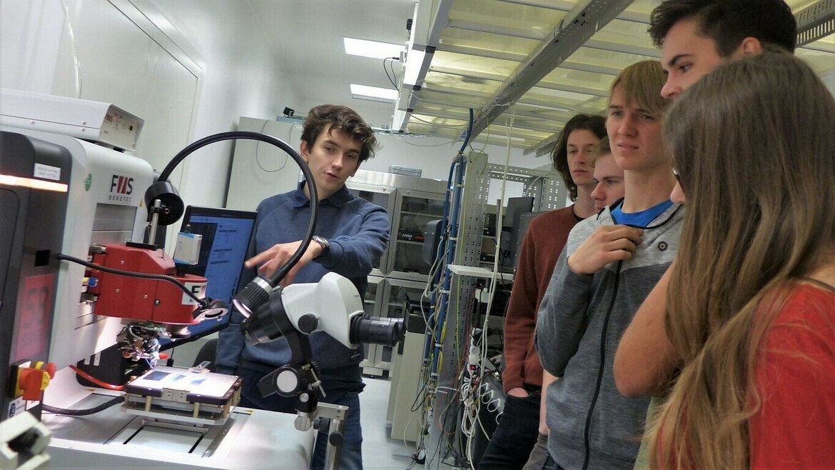 rmxxeuwrqd_____1itfnngj5b-p1390000