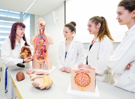 Farmaceutická fakulta UK informuje