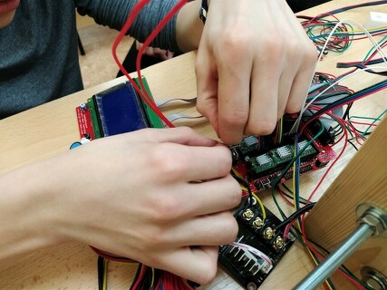 Naši studenti zkonstruovali ve volném čase 3D tiskárnu