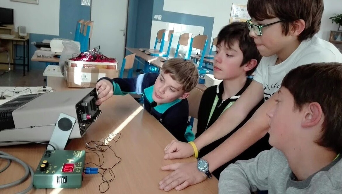 96c4k1np4o_____elpc16d5gr-img-20181031-145459 (1)