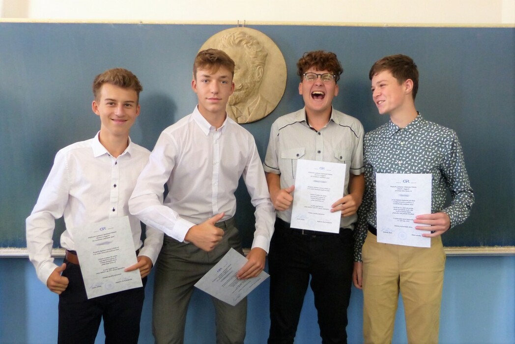 lpgcqz26j3_____7mh9ep8awv-p1420574-2