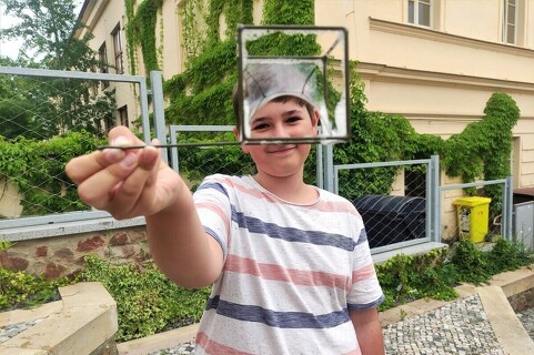 Na laborku primánů dohlížel Sisyfos