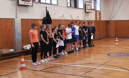 Přes bariéry s policií 2021