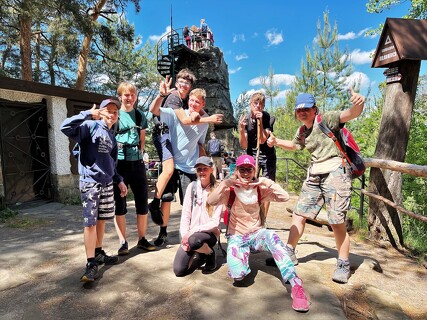 Komáři tu koušou, mouchy mě tu honí...