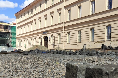 Na staveniště vstup zakázán!