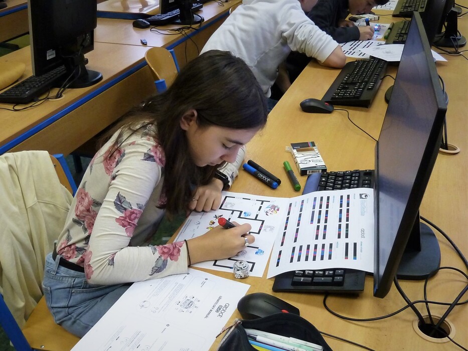 9wfb0k6vfg_____Ozobot_18