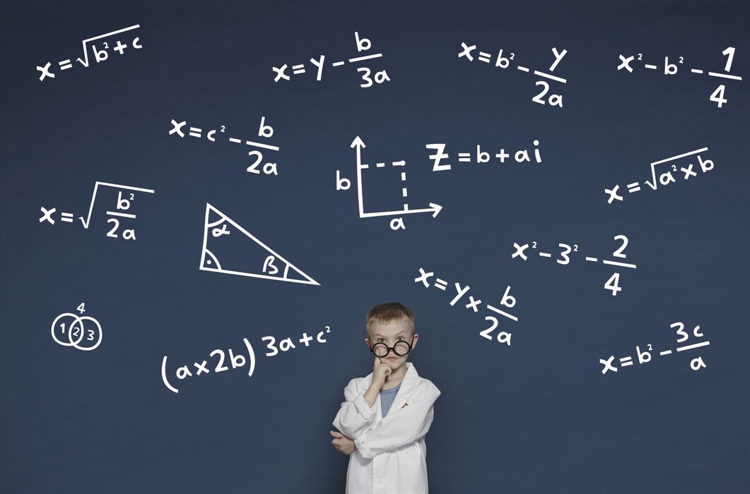 5by4u4aoph_____maths-on-blackboard-1527584672