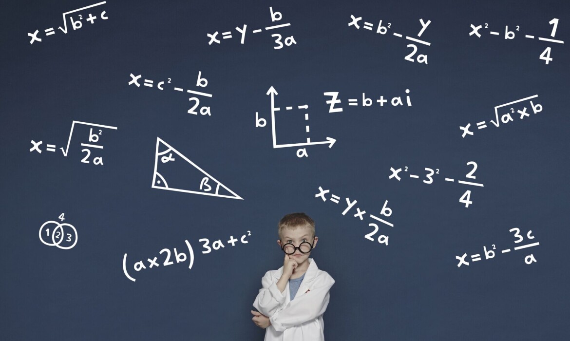 5by4u4aoph_____maths-on-blackboard-1527584672 5by4u4aoph_____maths-on-blackboard-1527584672