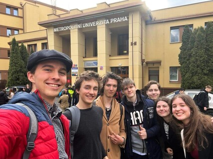 Diskuzní kroužek na univerzitě v Praze