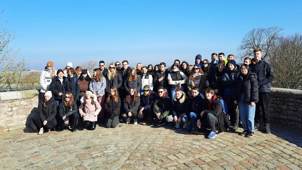 rap4aemtpz_____received_158370893685293