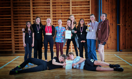 Volejbalový postup do krajského kola!