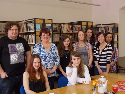 Studenti představili v knihovně svoji vlastní tvorbu