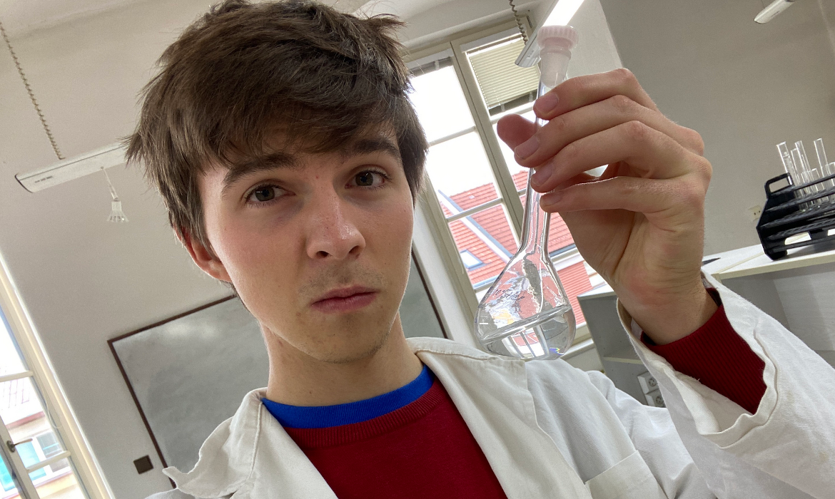 52uscmqqtg_____tondechemická