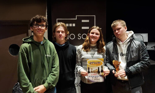 Černé a bílé figurky přinesly našim studentům bronz