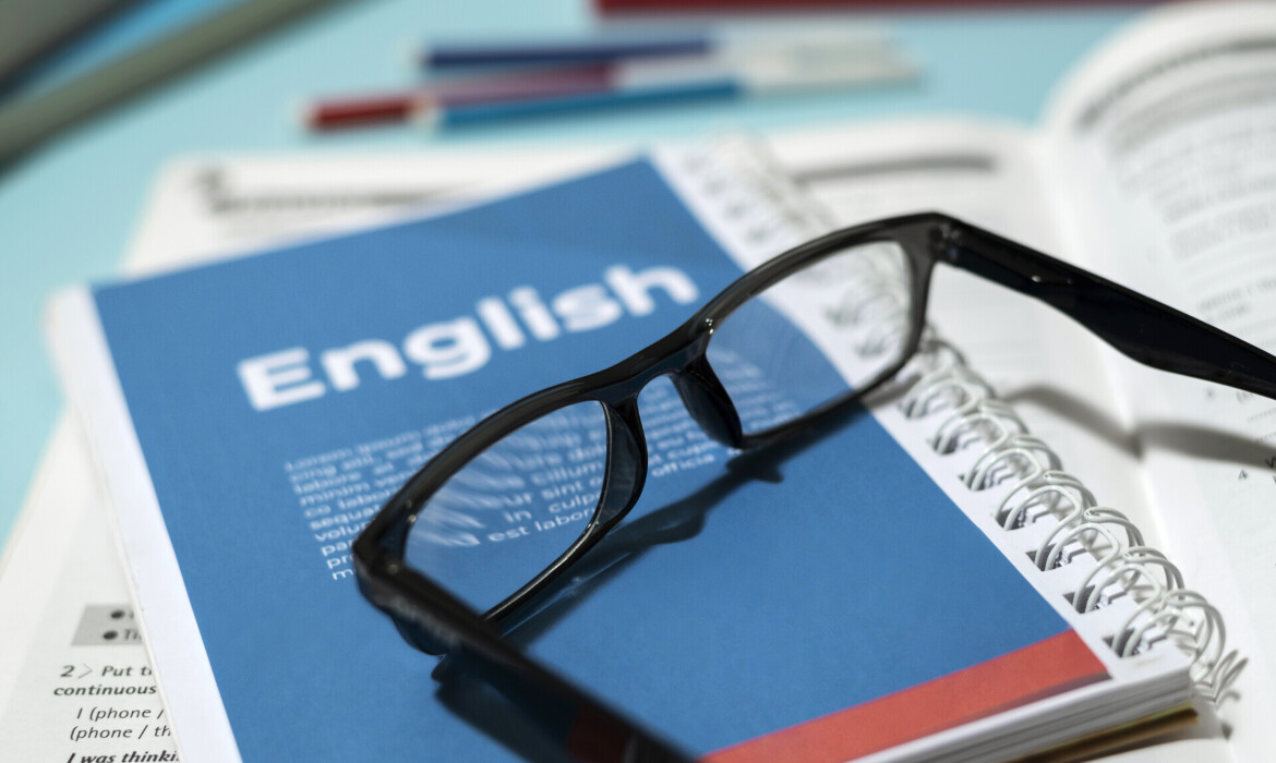 nnj2y2bm3u_____english-book-with-glasses-table