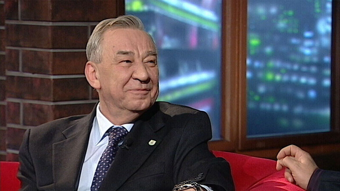 vaowvfj2bh_____210522161800007_2