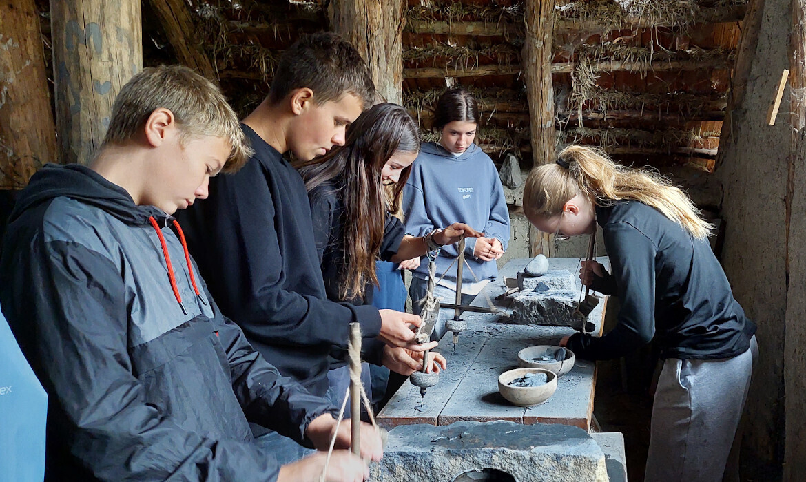 06y9fxrg1m_____archeoskanzen