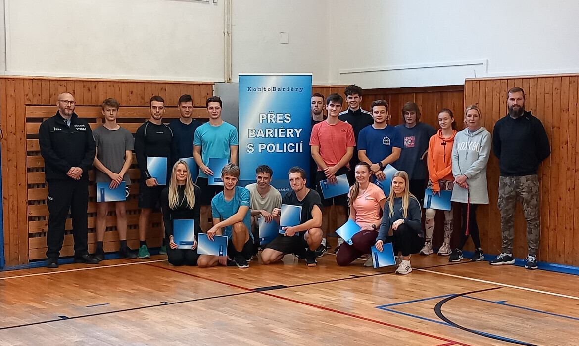 u3guyv2k3w_____policie