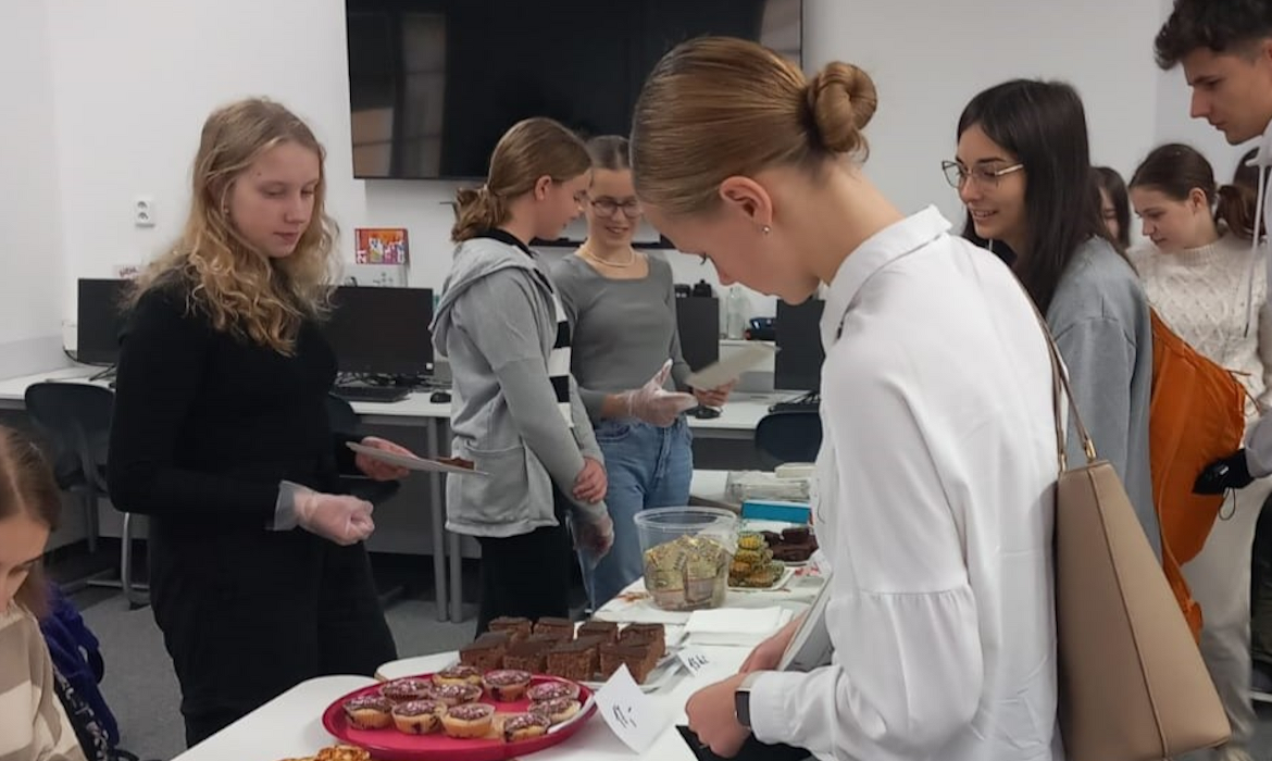 zs3m2hu2ak_____svaciny