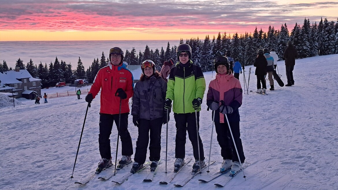 9ji7anonhr_____20241212_160427