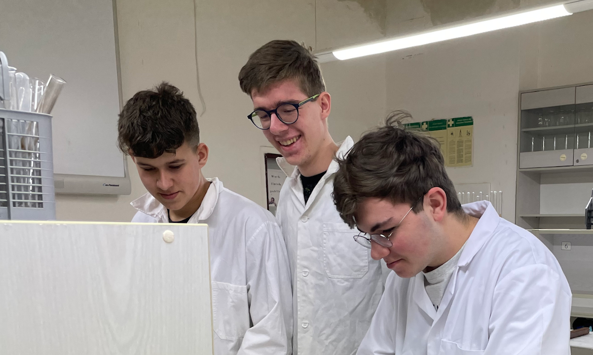 49dwc83vzj_____Chemicka_skolni