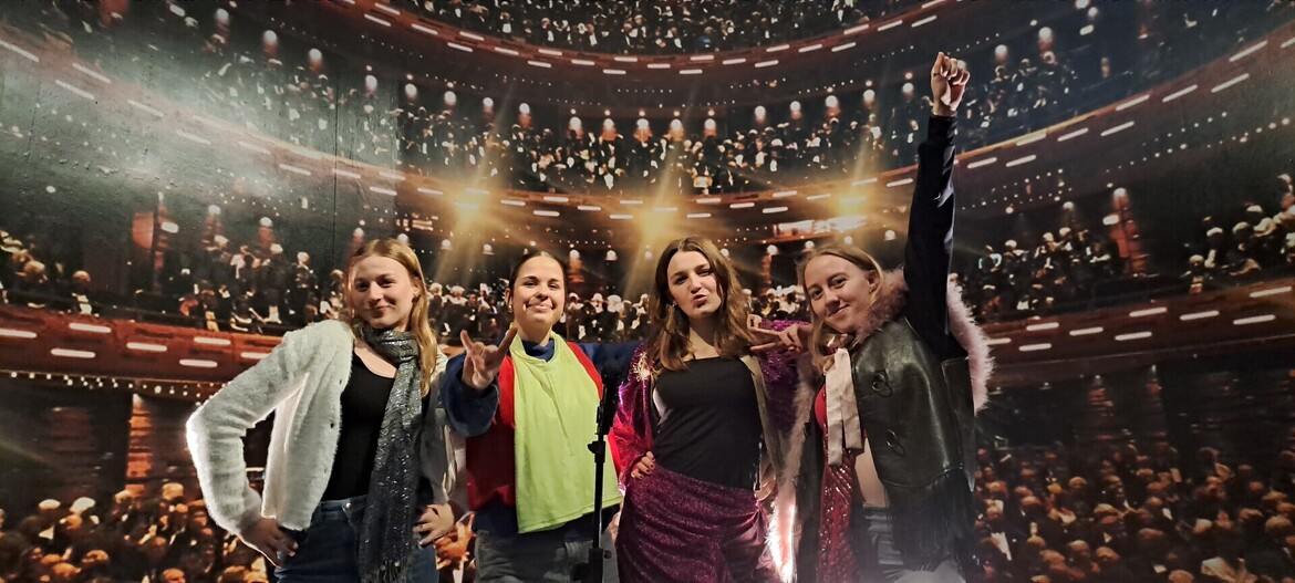 hfvfv7rrpy_____1000028848