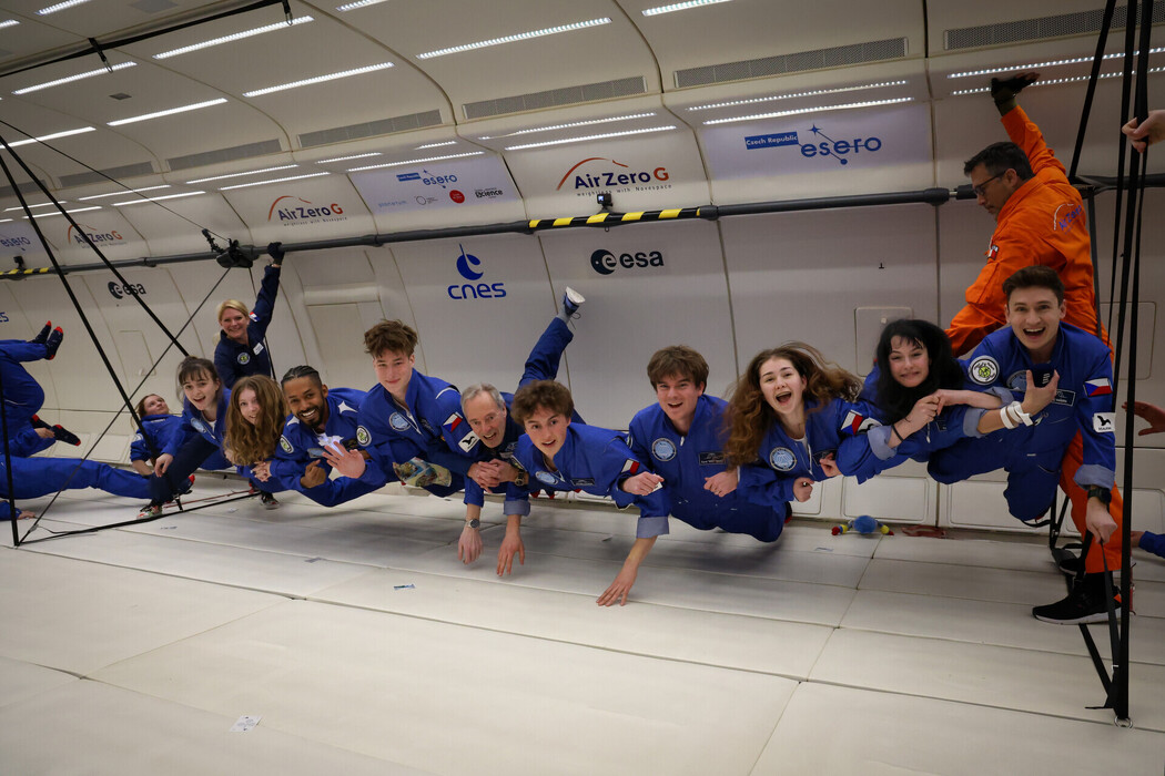 s2b133c6j1_____LT__8484