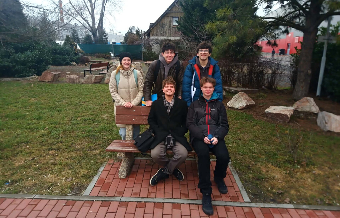 2ruc4vmlhi_____c720fb24-5a45-47b8-b0d0-5c26097923