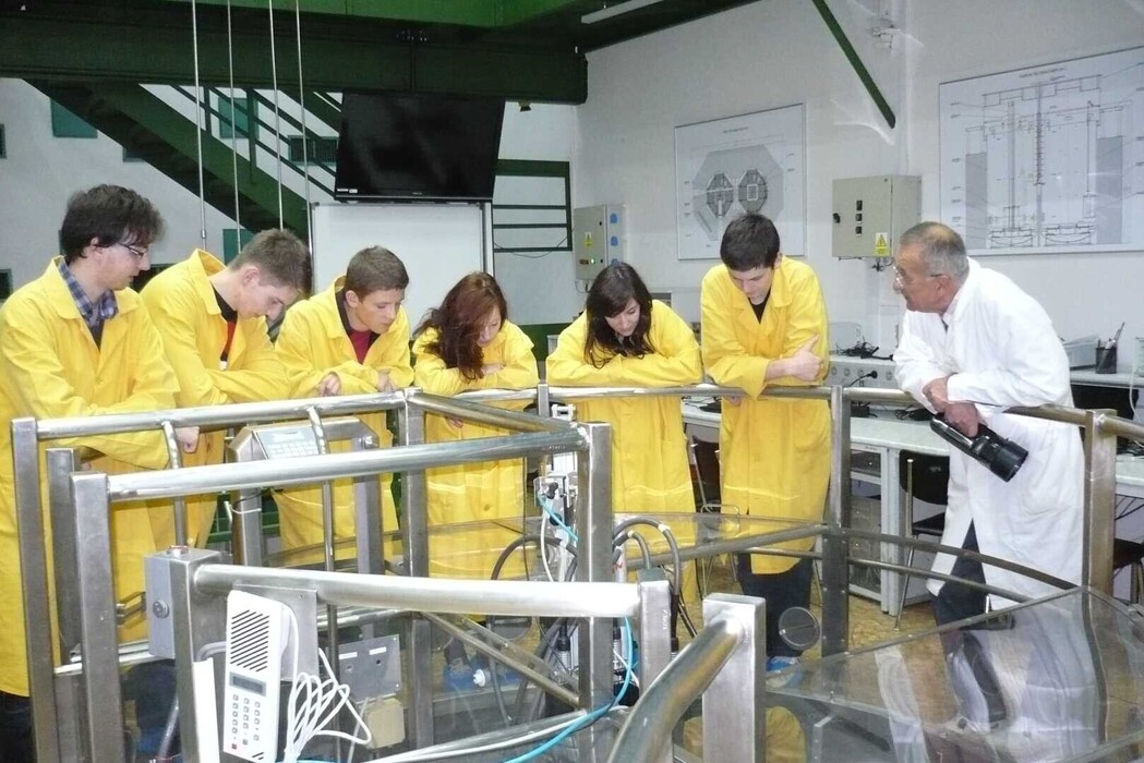 sw4bs7kvtt_____xphgkss7ke-p1110857