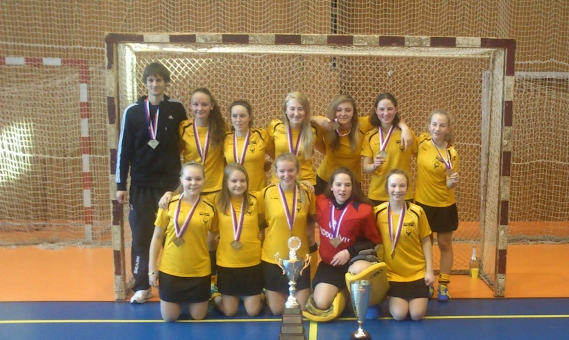 93u06hfygs_____554645464