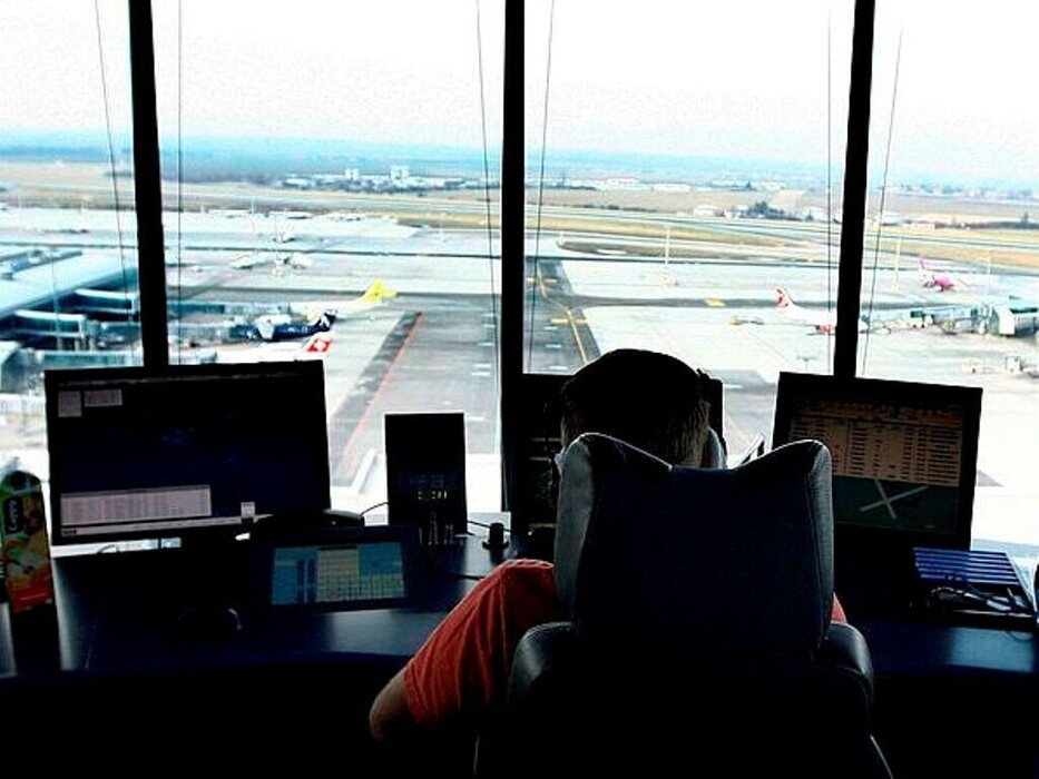 royktxlqux_____040tcui1xw-254406-gallery1-6t1bk