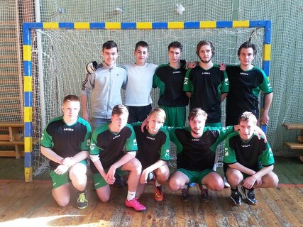 Druhé místo na halové kopané SŠ